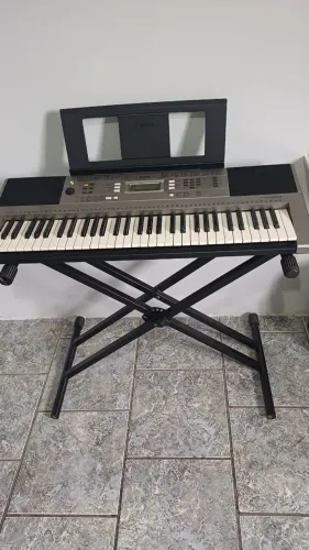Teclado Yamaha PSR E-353