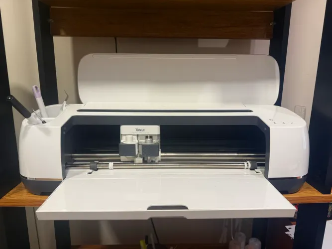Cricut Maker - Máquina de corte inteligente na caixa original + acessórios completos