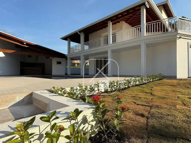 Casa Alto Padrão à Venda no Condomínio Alpes de Guararema - SP
