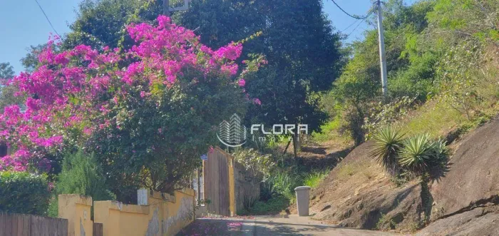 Terreno à venda, 360 m² por R$ 320.000,00 - Maralegre - Niterói/RJ
