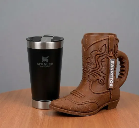 Bota Porta Lata Latão Copo Stanley Barretos