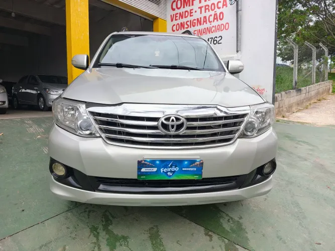 Toyota Hilux SW4 SR 4X2 2.7/2.7 Flex 16V Mec. 2013