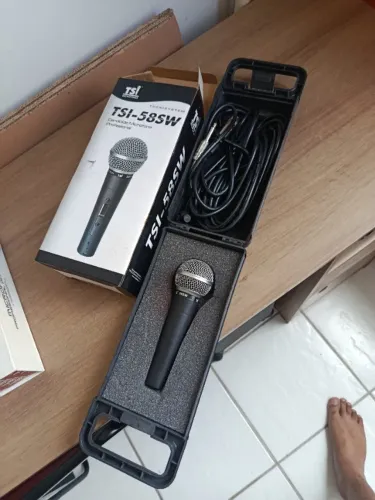 Microfone com Fio TSI-58SW - TSI (usado)