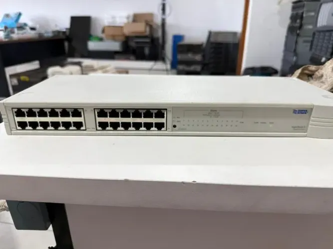 Hub 3Com SuperStack II Baseline 24 Portas - Modelo 3C16441