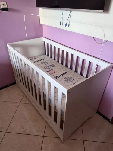 Berço infantil de bebê