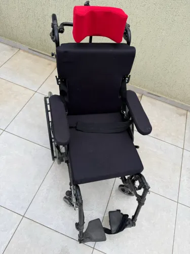 Cadeira de rodas reclinável