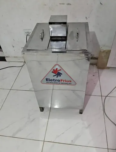 Maquina de picolé, picoleteira .eletrofrios 6000