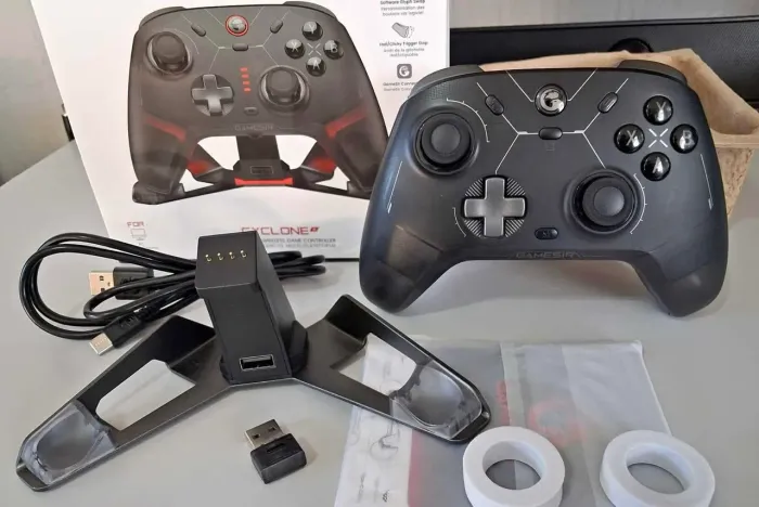 Controle GameSir Cyclone 2 Pro - Com dock (Lacrado, foto da internet)