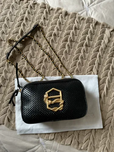 Bolsa Arezzo em couro 