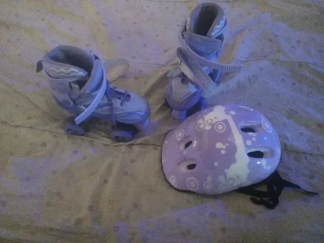 Patins infantil com capacete 