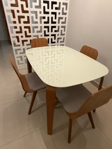 Mesa moderna 4 lugares