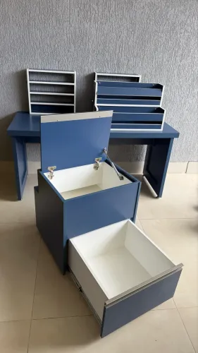 Escrivaninha mdf com baú e nichos 
