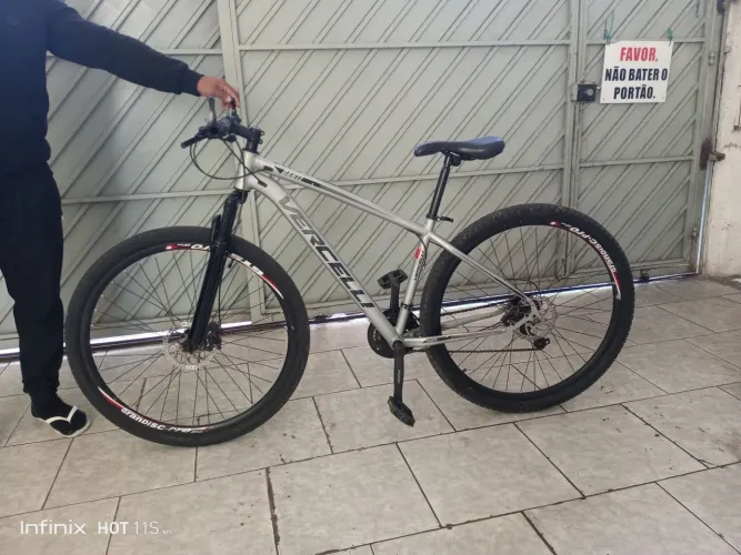 Bicicleta com Shimano em excelente estado