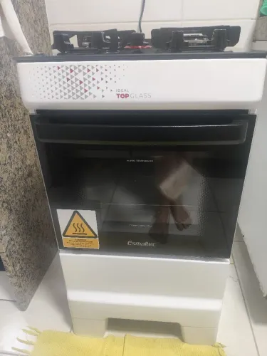 Imperdível! Quer um fogão de 4 bocas automático, 1 mês de uso, com nota fiscal da loja.