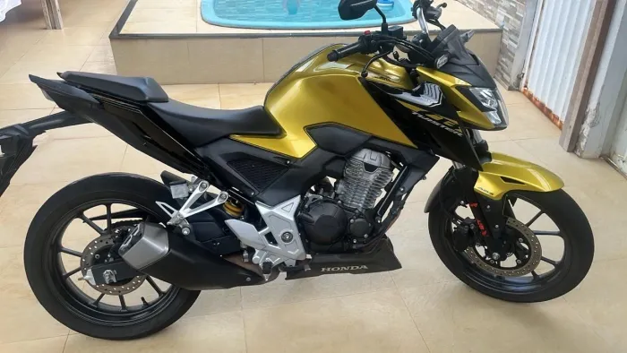 Cb 300f 2023 pouco rodado 