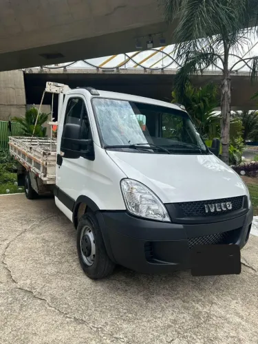 IVECO CARROCERIA ANO 2017