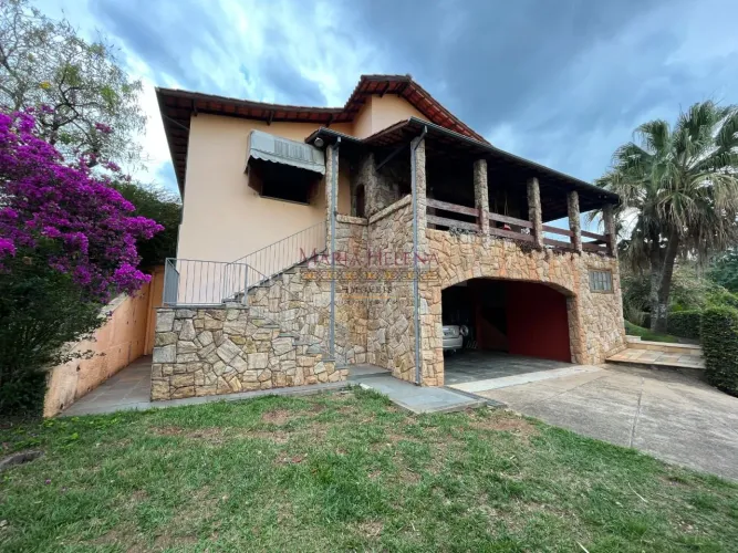 Casa em Caxambu, no bairro Parque Dos Ipês, à venda.