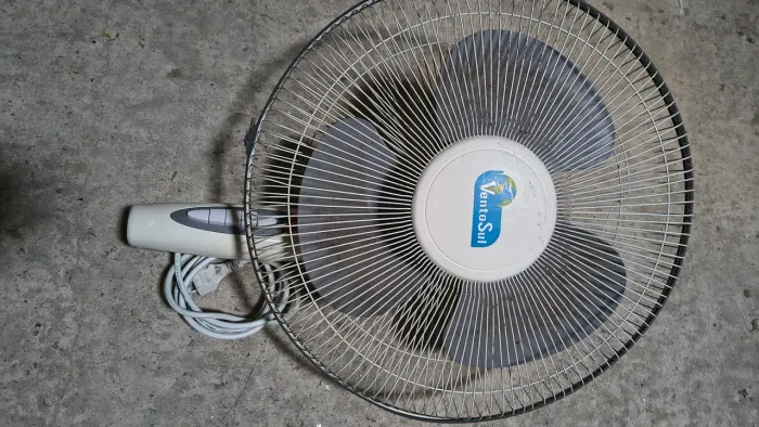 Ventilador 110 volts funcionando normalmente sem base 