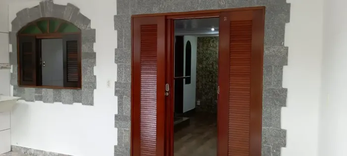 Imóvel para aluguel possui 35 metros quadrados com 1 quarto em Samambaia - Petrópolis - RJ