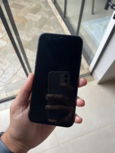 Vendo IPhone 11 com Bloqueio, para retirada de peças