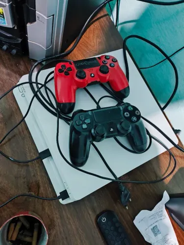 Ps4 com 14 jogos 
