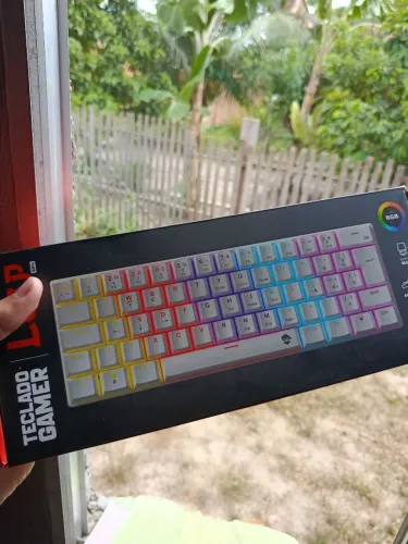 Teclado mecânico profissional branco 60%