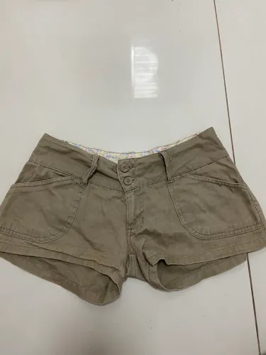 BRECHÓ- Qualquer peça 15$