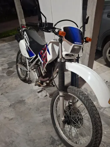 Vendo Honda XR 200R 2001