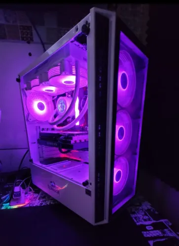 ? PC Gamer Ryzen 7 5700X + RTX 3070 8GB + 16GB RAM