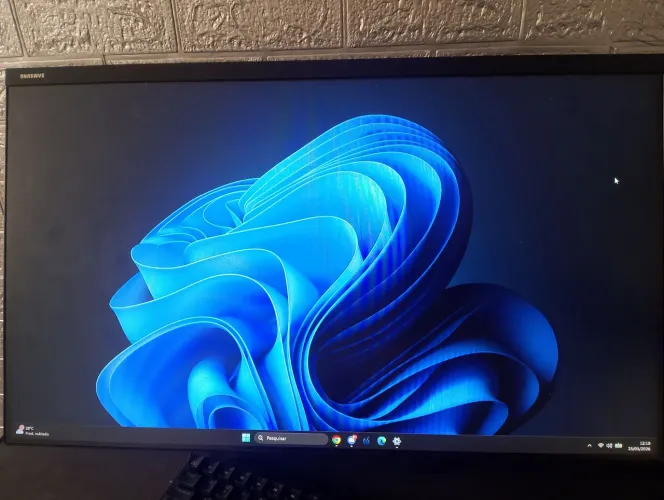 Monitor gamer Samsung T350 27" FHD, 75hz, 5ms, HDMI, FreeSync, Gamemode - Lf27t350fhlmzd