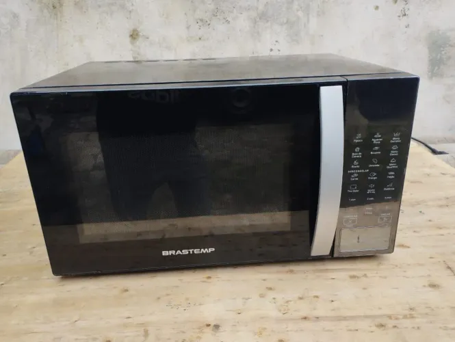 Micronda Brastemp 30 litros 220 v