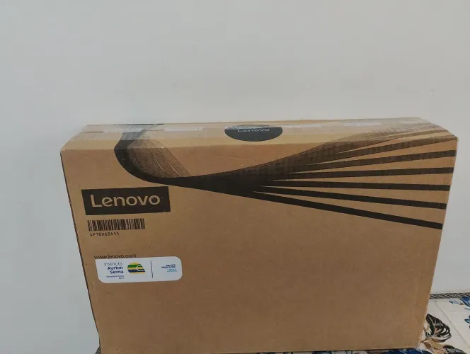 Vende se um notebook Lenovo 