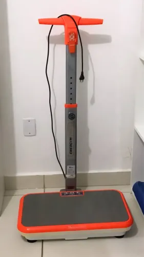Plataforma Vibratória Energym Express - Perfeita para Treinar em Casa!