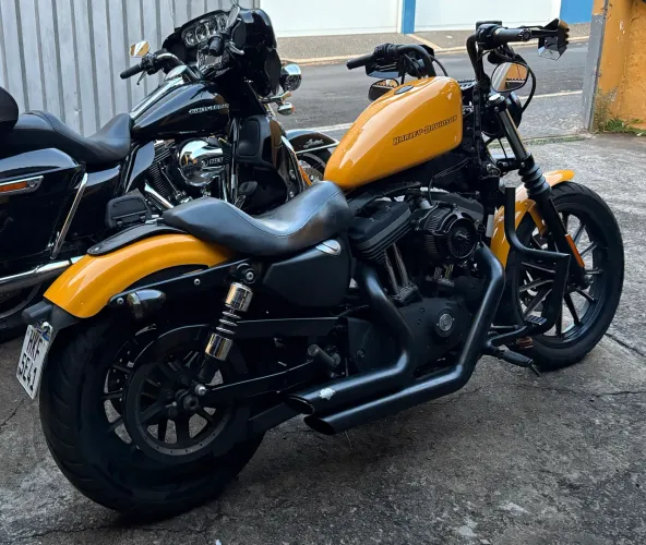 Harley 883 Iron customizada