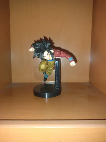 Goku SSJ 4 15cm