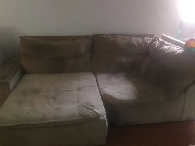 Sofa retrátil e reclinável linha luxo ( não tem rasgado nem defeito ,só precisa de levar)