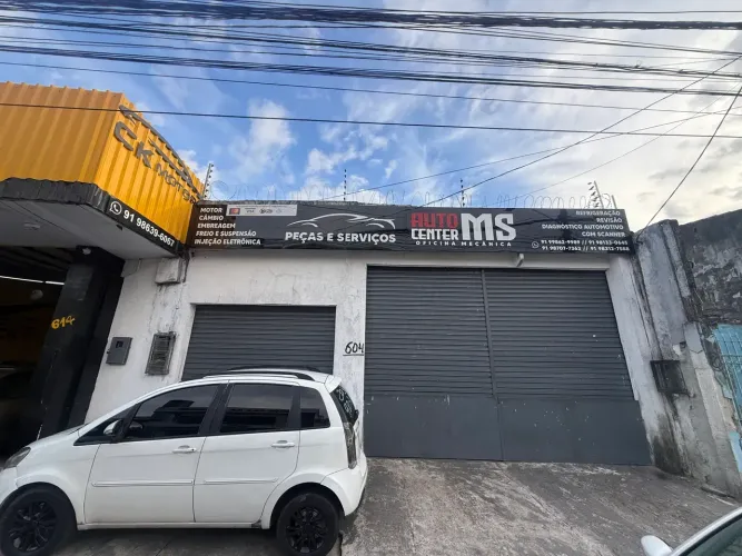 Dois pontos comercias na sacramenta, cada um com preço diferente, passagem São Benedito