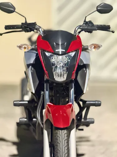 Moto extra de garagem e procedência com 4 mil km rodado. Venha conferir 