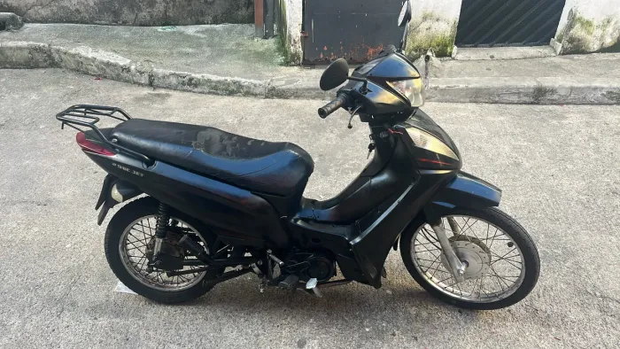 Moto boa para quem não tem habilitação roda de boa