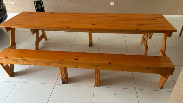 Mesa de Madeira que Vira Banco 2 em 1 - Envernizada