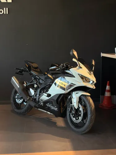 VENDEDOR RICARDO - KAWASAKI NINJA ZX4R SE