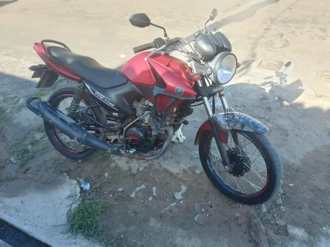 Yamaha 125/2011 vermelha