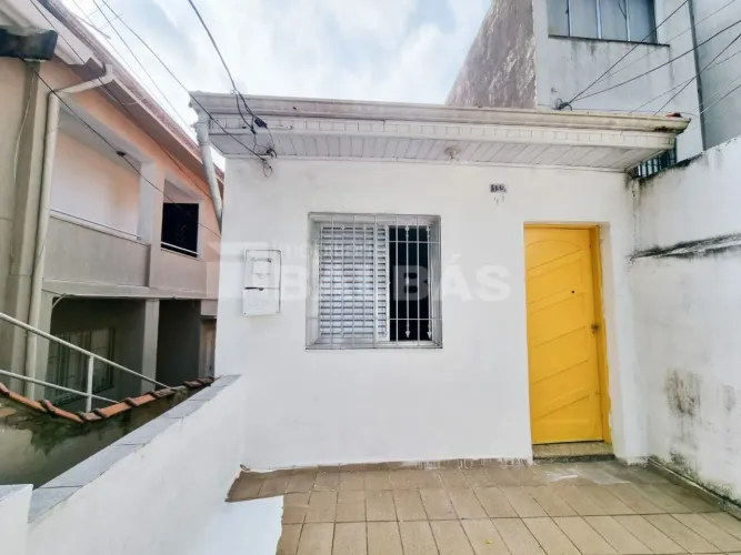 TERRENO COM 3 CASAS - PRÓXIMO AO MERCADO MUNICIPAL DA PENHA