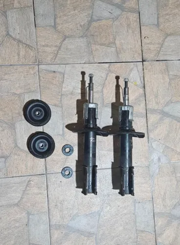 Reboque e Amortecedor Toyota Yaris