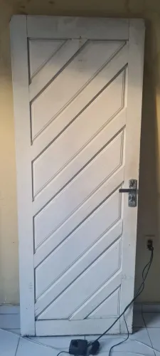 Porta de ip 80cm com janela lateral