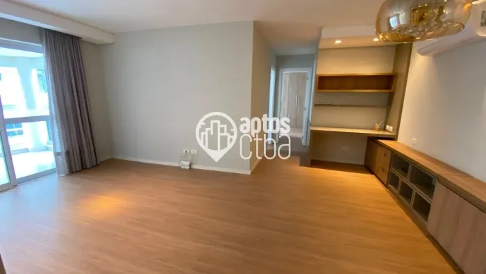 Apartamento com 2 suítes, 02 vagas, bairro Água Verde, Condomínio Younique - Curitiba/PR