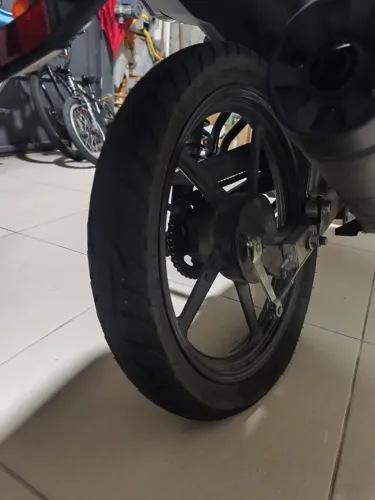 Factor único dono baixa km pneus originais 