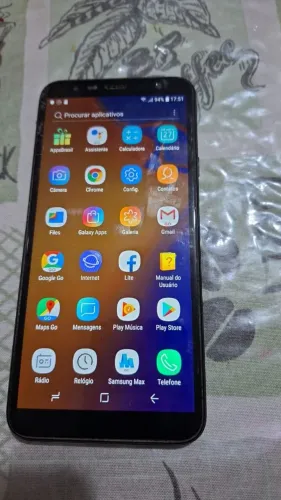 Smartphone Samsung J4 em ótimo estado 