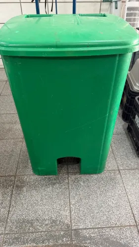 Lixeiras de plástico