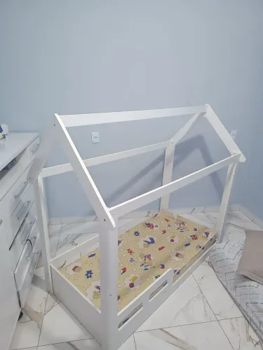 Cama infantil e colchão